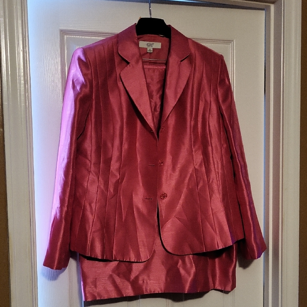 Le Suit Pink Jacket And Skirt Suit